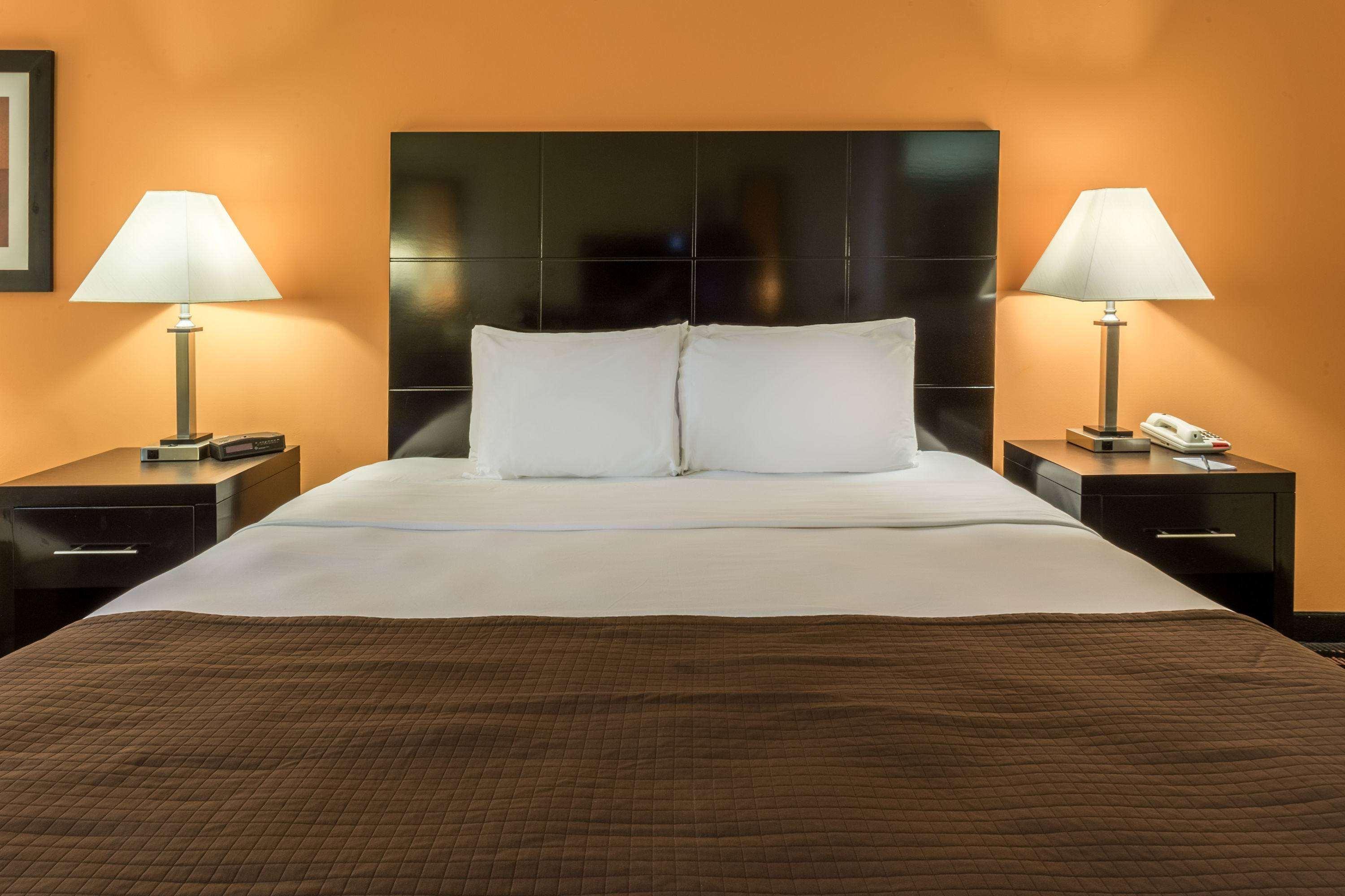 Americinn By Wyndham Streator Экстерьер фото